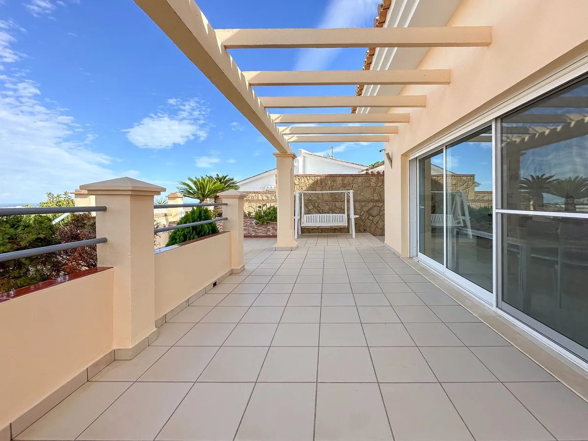 3a2742b1-b69a-443b-a4de-caca81482152