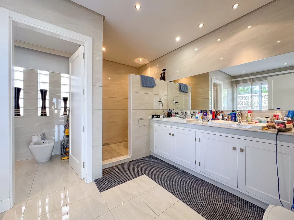 42fdb283-b254-4dd0-a416-f7e9e8fc1b2e