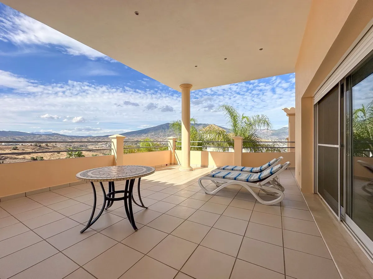 571511c5-937f-4d17-bb6d-21301a35a681