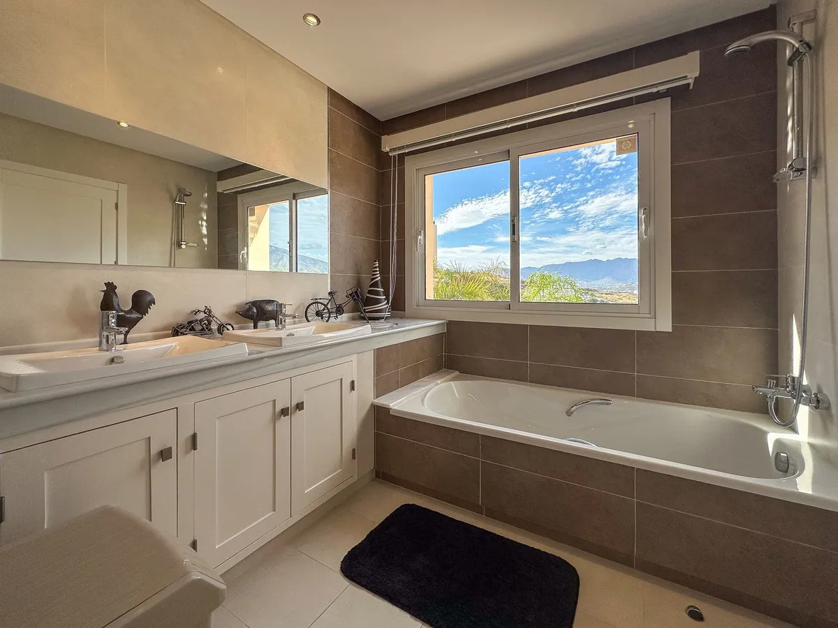 635a2053-4583-4142-a369-24db738f7d79