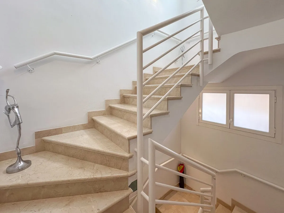 923a70fb-006c-4ce4-b49e-c74112932d1c