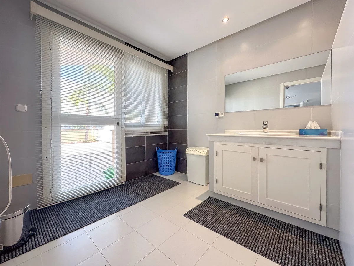 cc3caca5-90b3-41bd-919f-cf2eb051788a