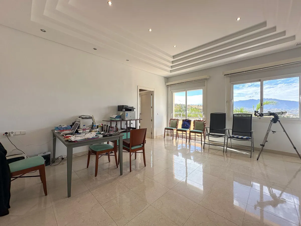 d8fb1d0f-df0a-4a0b-918c-5dcd8a418fb3