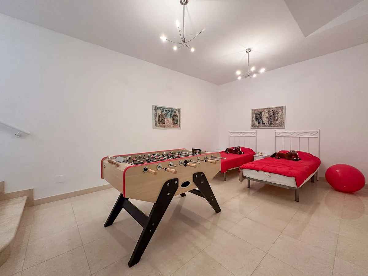 db650c5e-dcf6-460a-87fc-7f8b9696539b