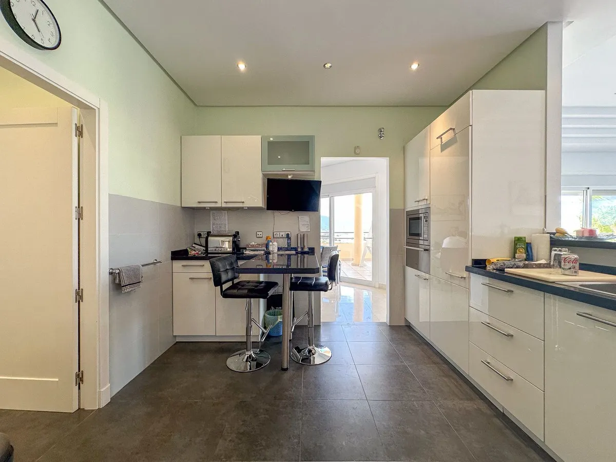 e9786736-b075-4ebe-8979-e5806d7ce719