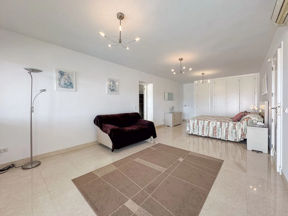 e9db2c27-d95c-43c3-84c2-b643251eb38e