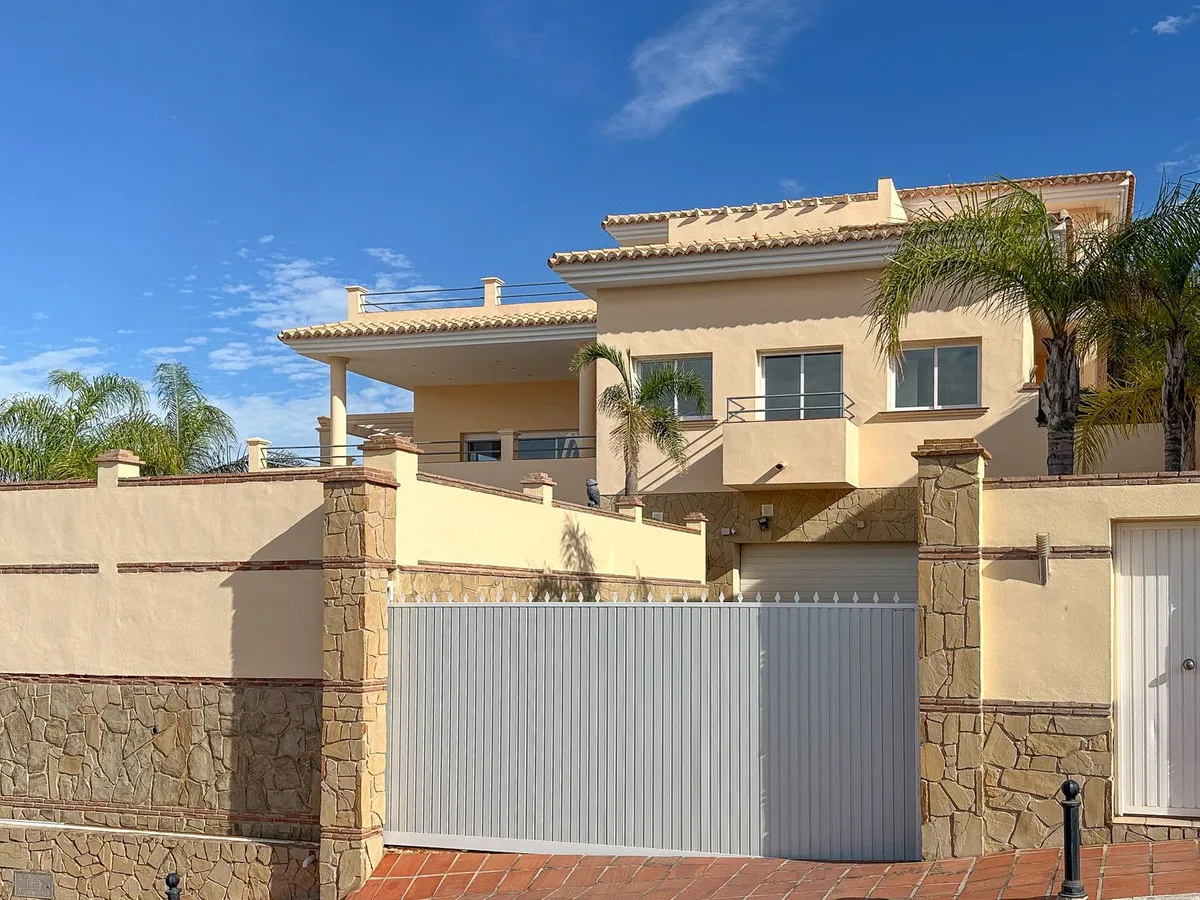 f1aefaea-f438-4499-9e2c-b28e512ba9ea