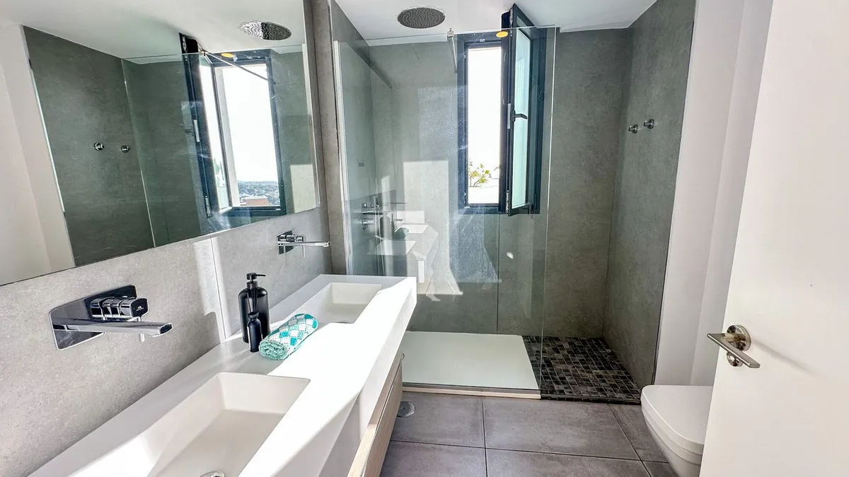 6e4142e5-4811-4cee-ae19-51b9a07834c2