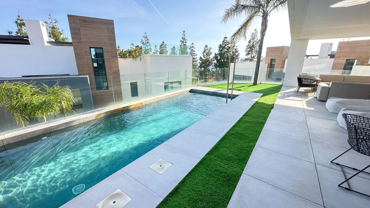 d6551f15-3cdf-49e0-82de-bcdafea498d8