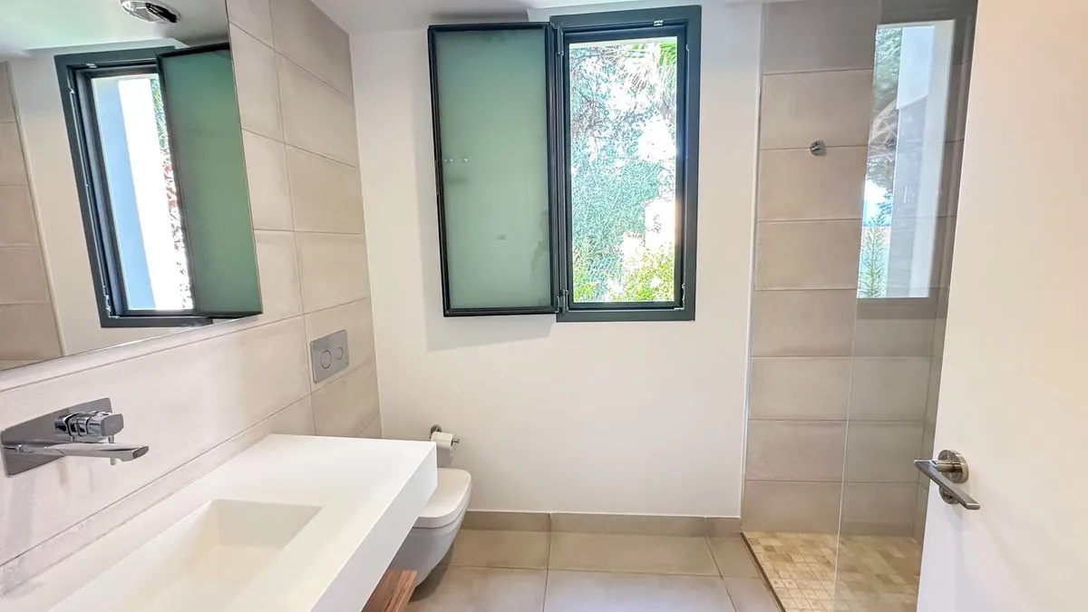 d6d35330-2652-41db-8b68-d17c5c584a0a