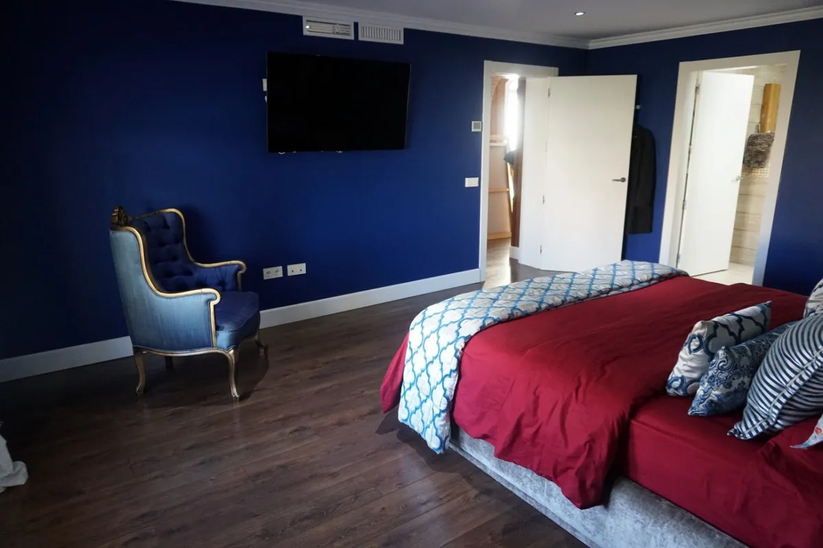 b17cd4ed-35a4-4135-bcb3-df1de484c228