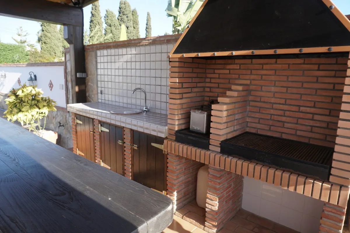 b9cfcd86-d164-48c8-b301-a995812eb08d