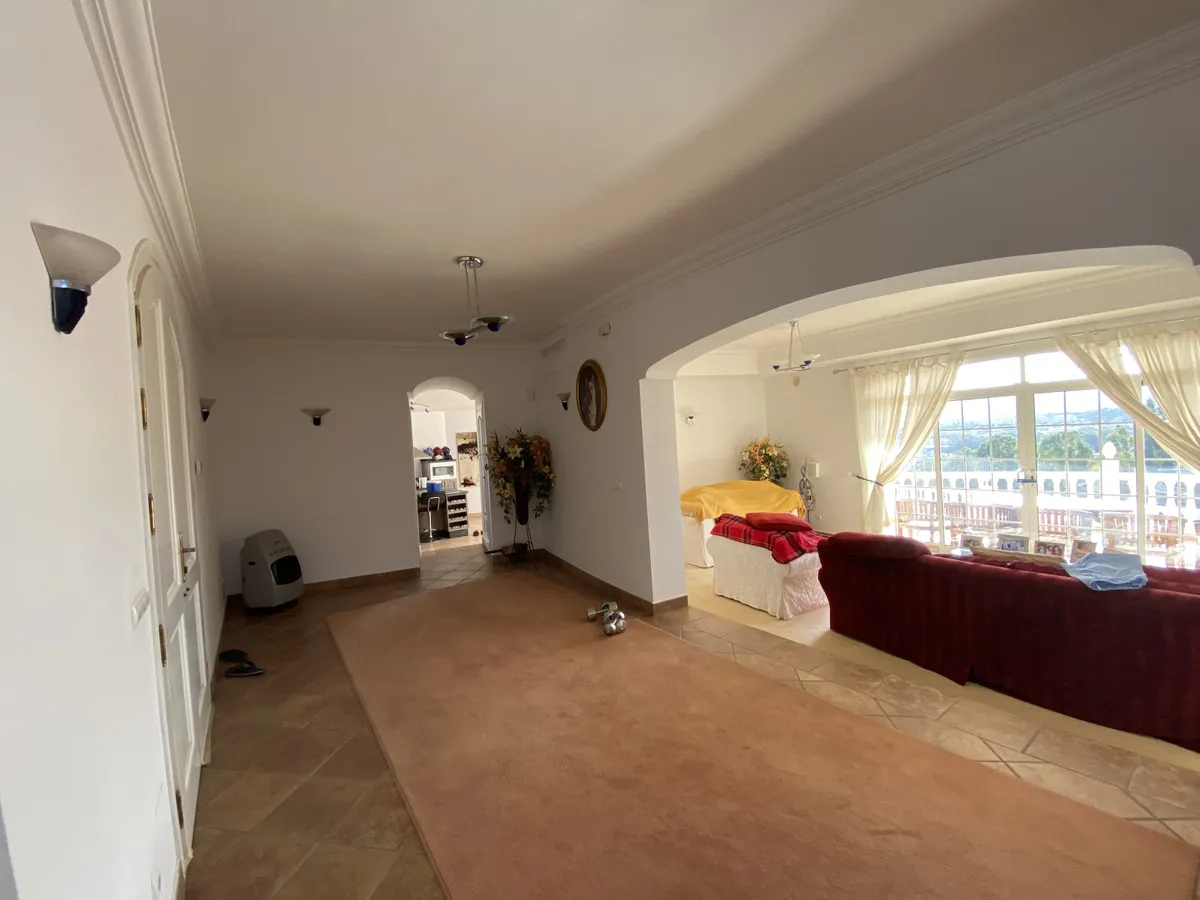 ce1e0cc1-bab7-44e2-bdeb-301002b03ed3