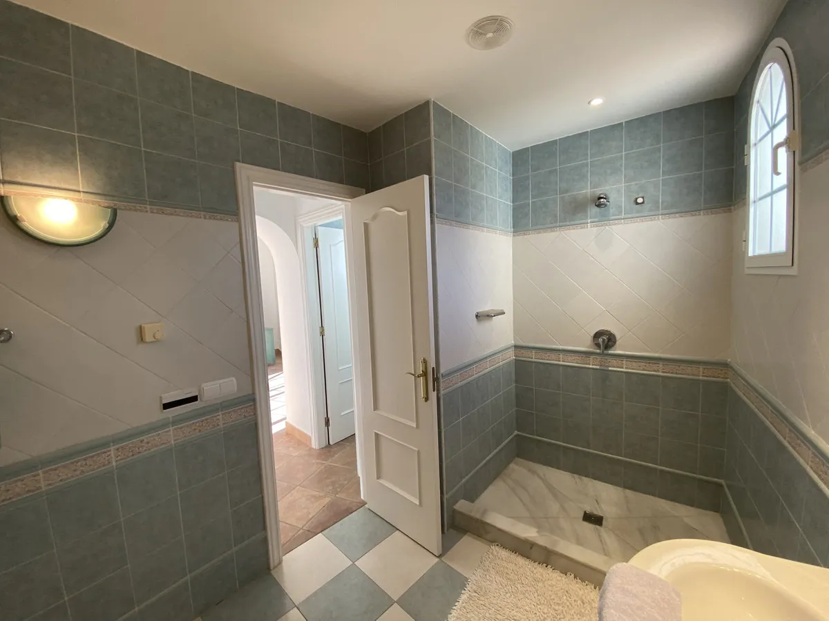 e7efda76-aad2-4d83-85f5-732174ccf33a