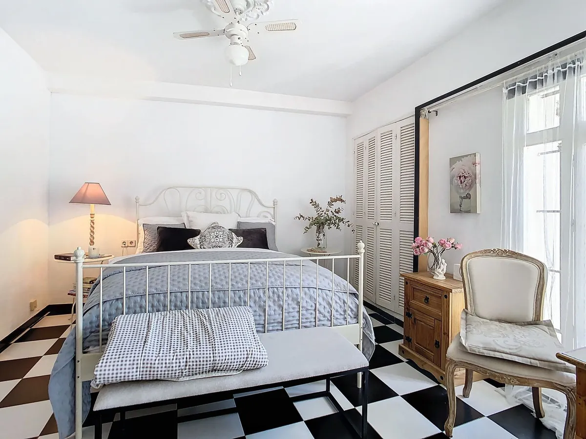 6a319d12-6cf2-49fb-bd93-6e85f58beb1b