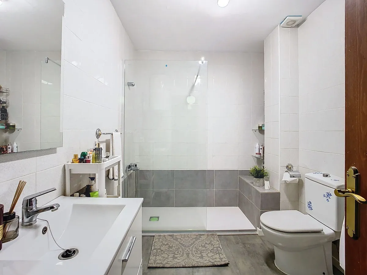 c09d6807-ebf8-45d9-a13d-fe3273f3c201