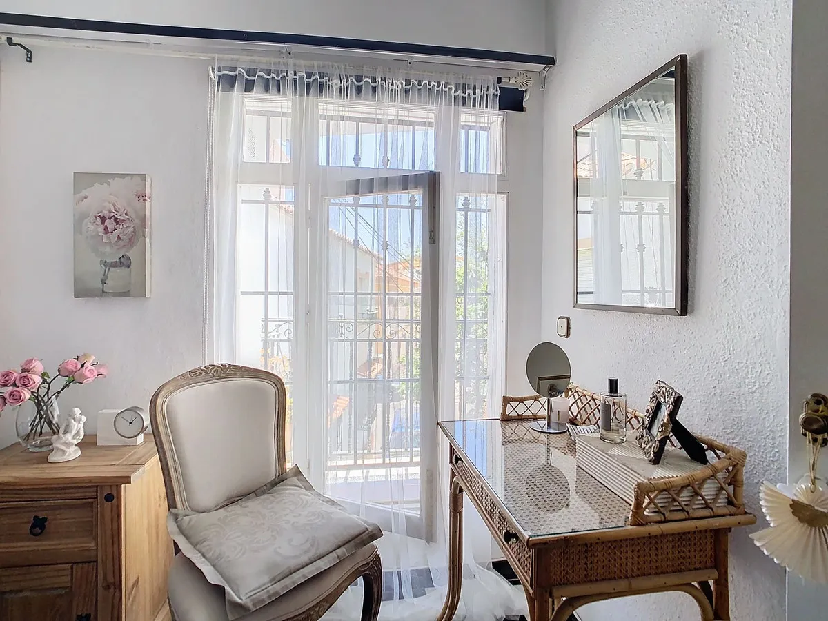 cb272db8-3a86-4602-839a-e0133d636c2a