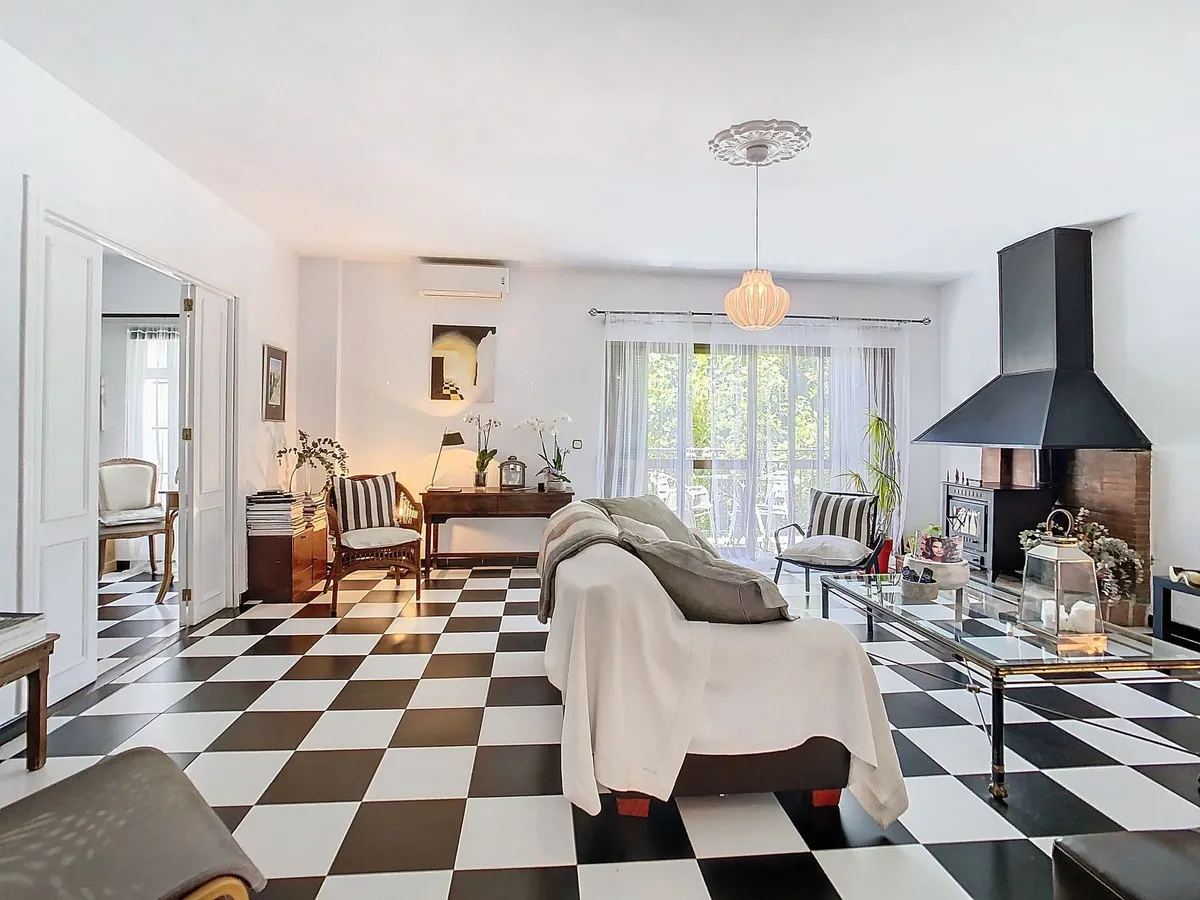 f4eb0f38-7159-4096-82e7-4c5085386cfc