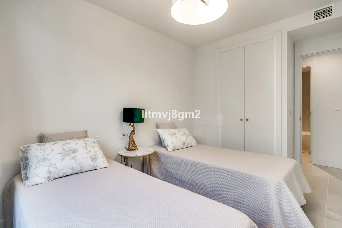 bb7b03aa-2922-49aa-a7d6-69609f293544