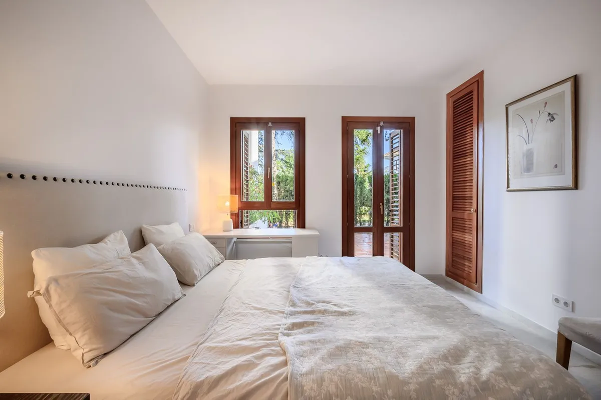 0fe657fc-7a9c-4bc3-9d0e-3ab0a23c1acb