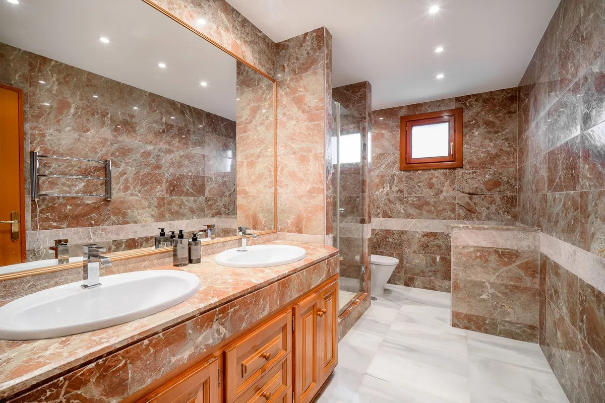 6a4c5d84-f3c4-4125-aa59-bb602651b409