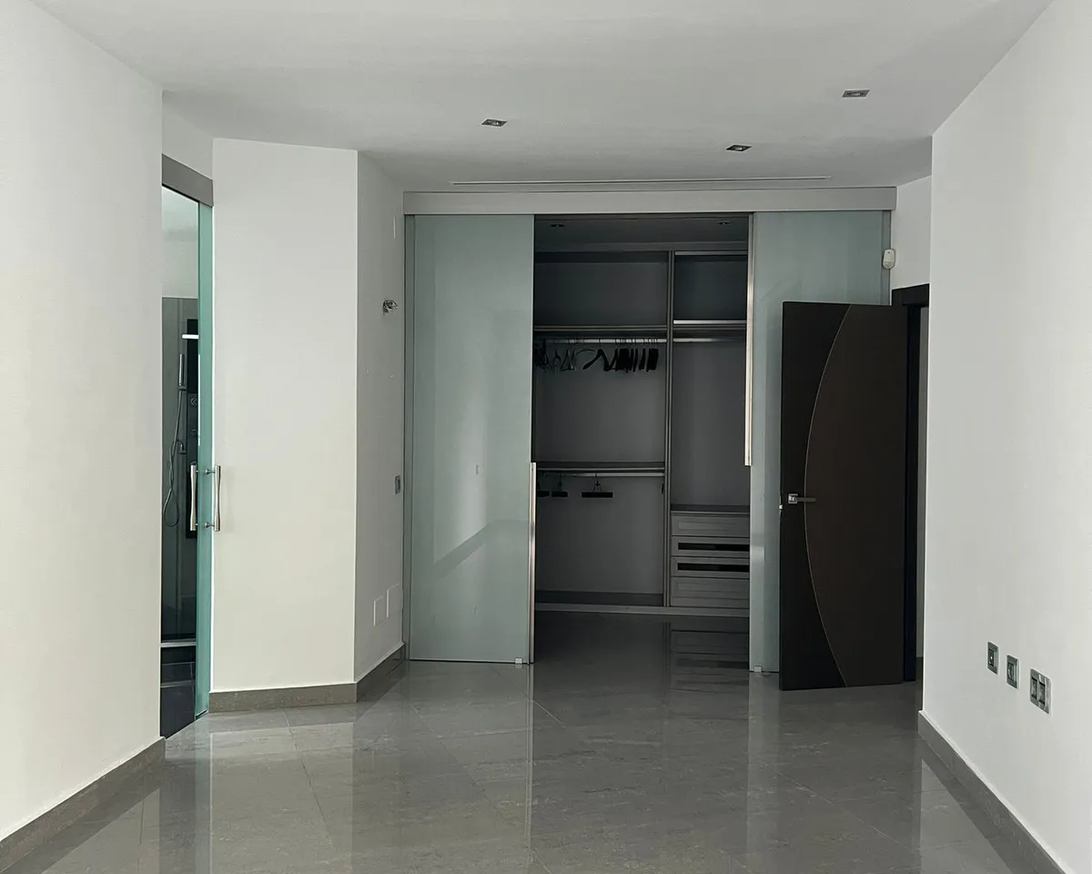 f73f32df-51f8-40b5-8295-da5913c9eb22