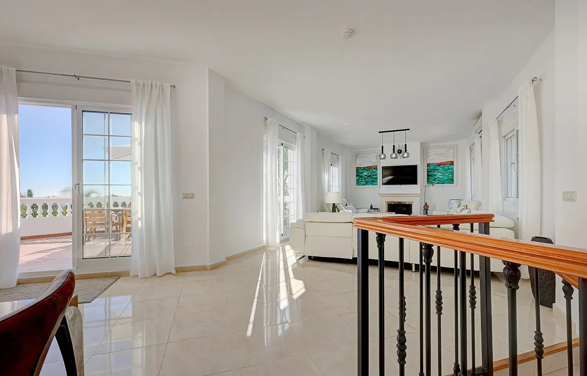 0735f433-102b-43b7-990e-85d25c2816b2