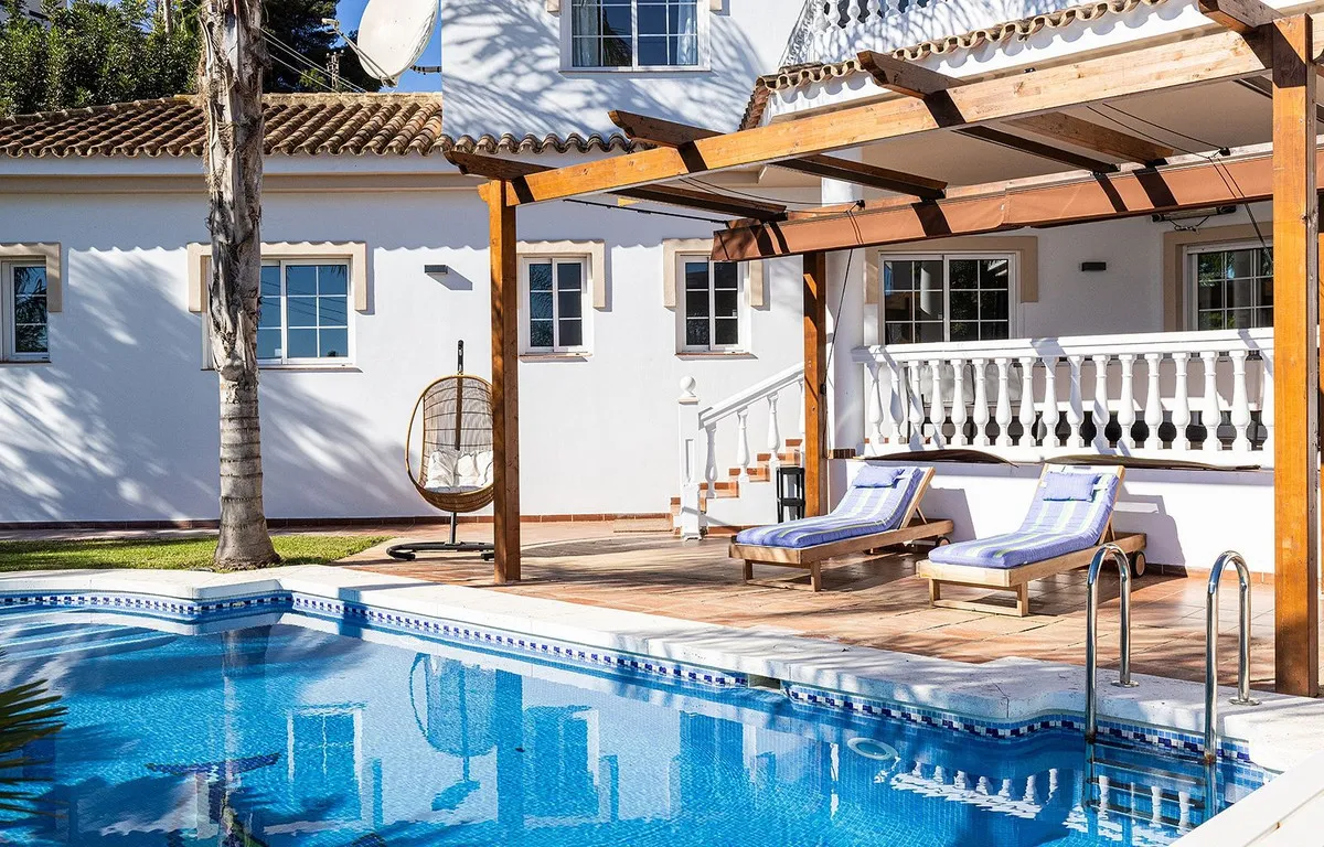 4347b8e9-6585-4469-8657-431b7fee9f05