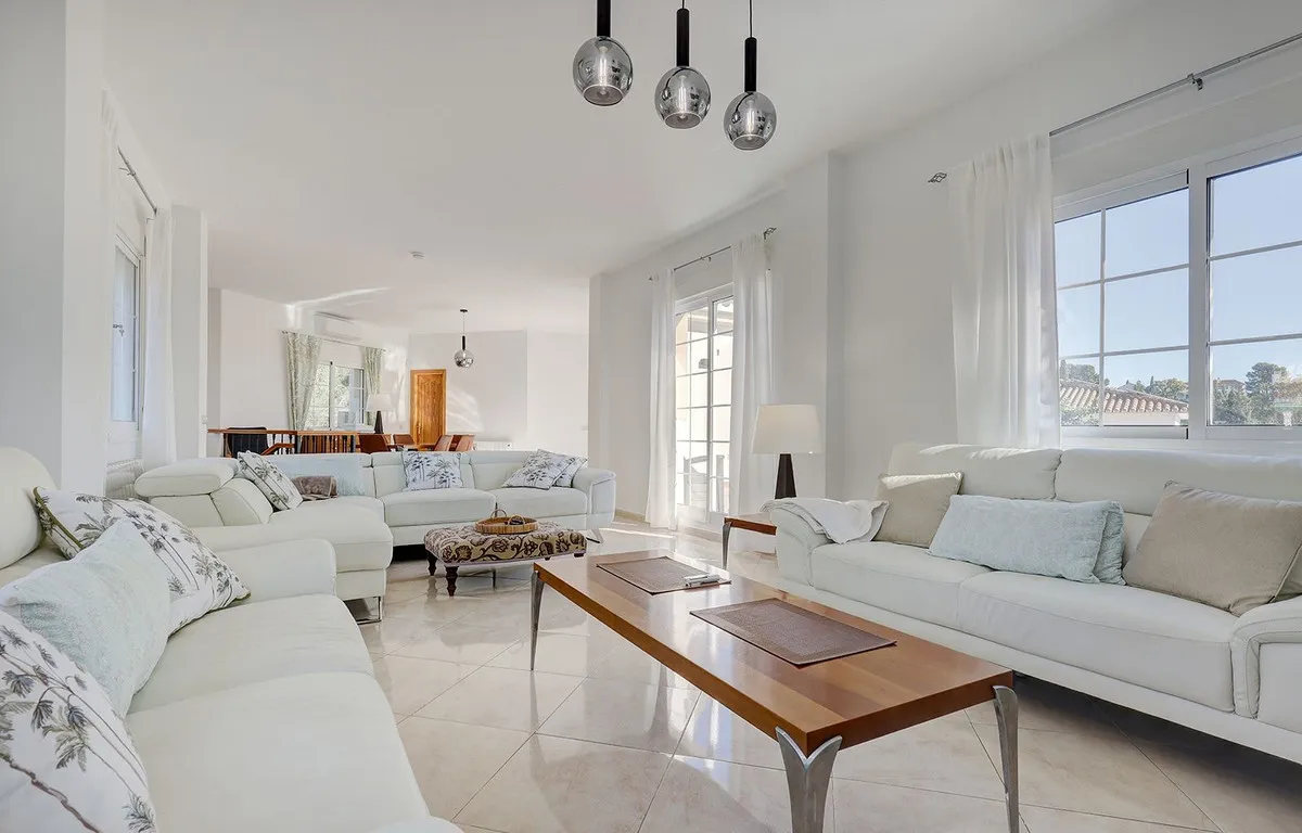 64082b2c-d7a9-4b37-a84f-878dc289c886