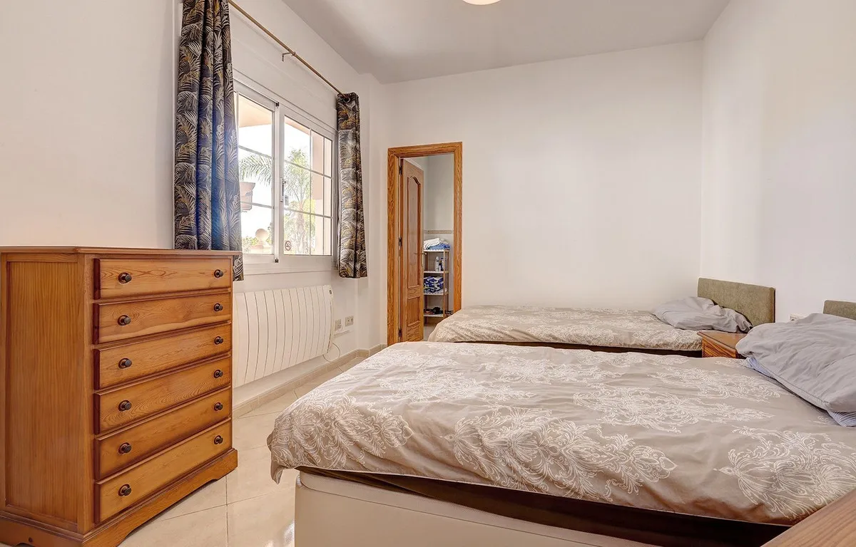 79fe0f5c-ad1a-4d6b-bd82-e4025ce90dae