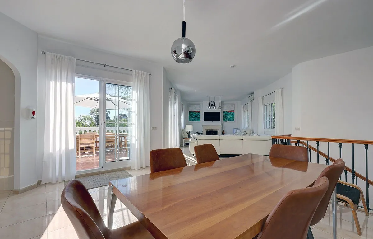 8a10bf80-ca60-4ece-be6b-74dbae0d63a1