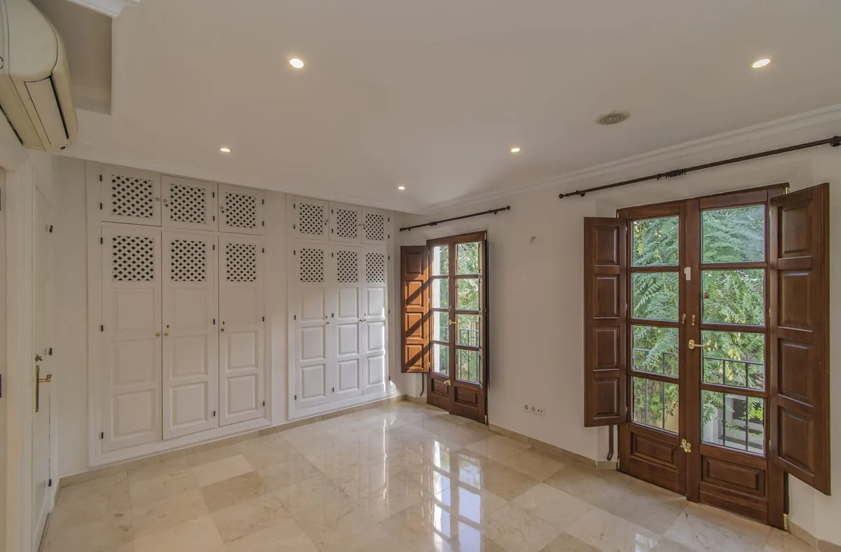 2ec1a30e-c645-4984-9f1f-35616bf02456