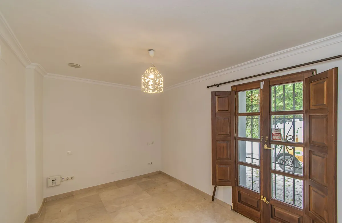 a74cf2e7-b593-4868-975b-7b8014bbf802