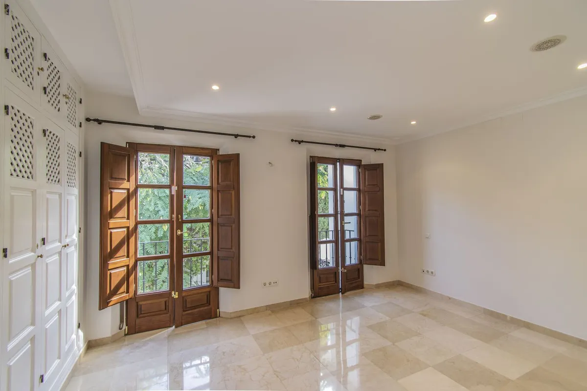 d6d8a702-a7bd-4970-9935-c7a6cd48134b