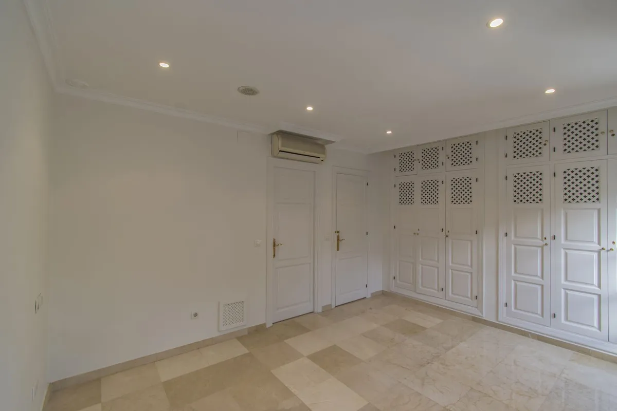 dbd9390b-f7e0-442f-9d29-5228513e32f2