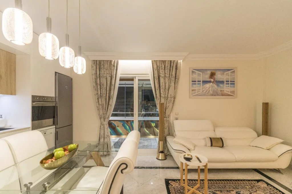 038ab060-5cd9-47e0-878a-b1d88e69374b