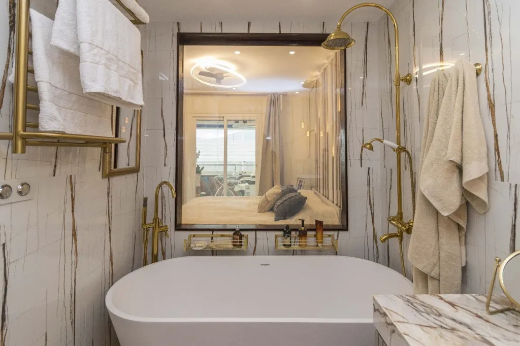 38020e24-1f46-44f8-8a00-223812a4290f