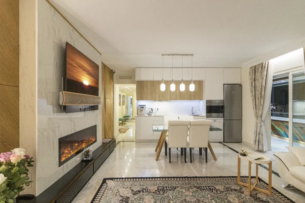 d79976e9-ef97-4858-8484-99cb8421d46e