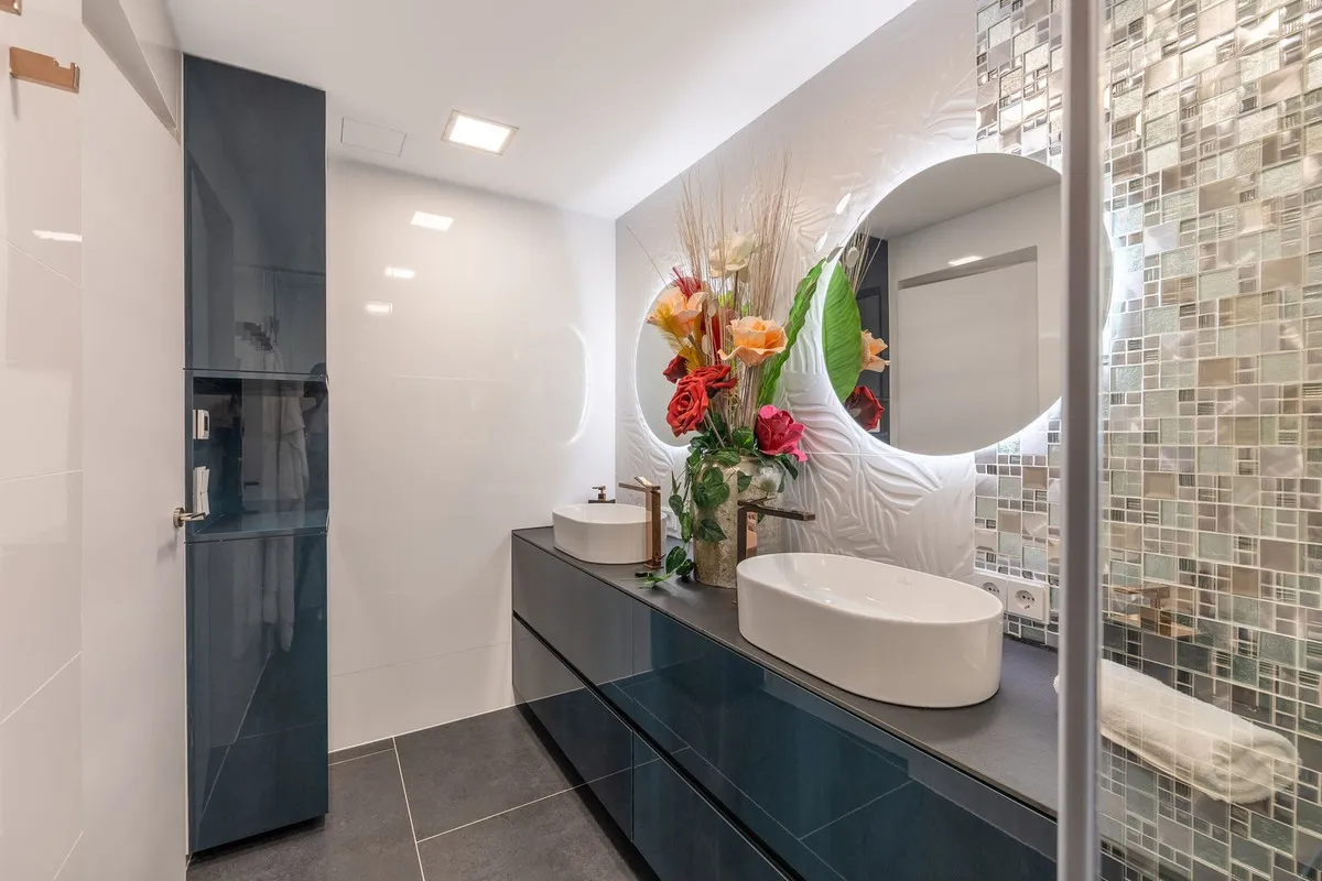 cc11c652-a8ae-4d12-9811-4294ce87927f