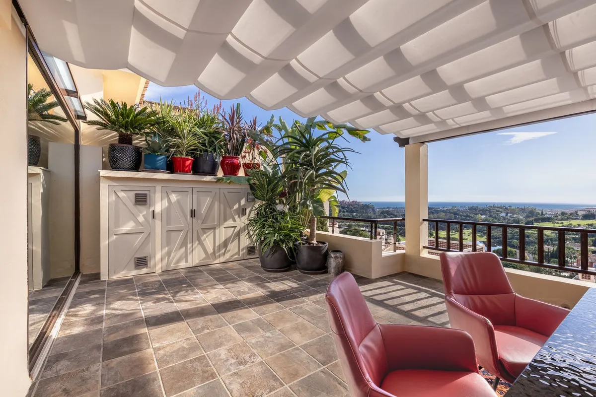 d7126402-48ce-4deb-8687-bfd80f43b75f