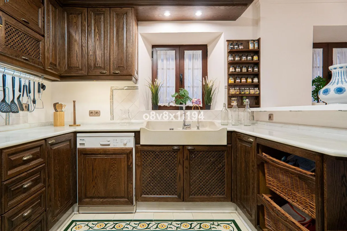 2ddd3a33-534e-4a1a-bc0f-69bc4743a00c