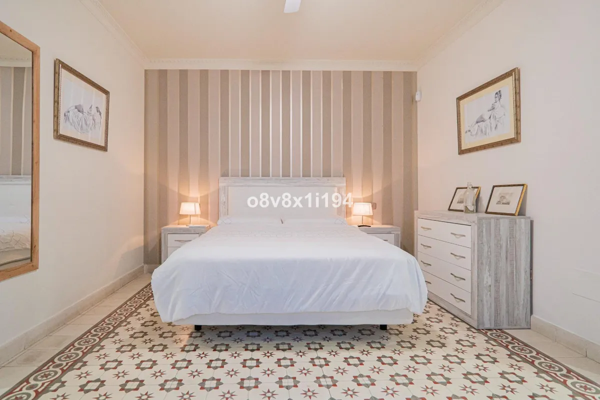 780b1794-6dc3-476d-a01e-f228e8e6b03c