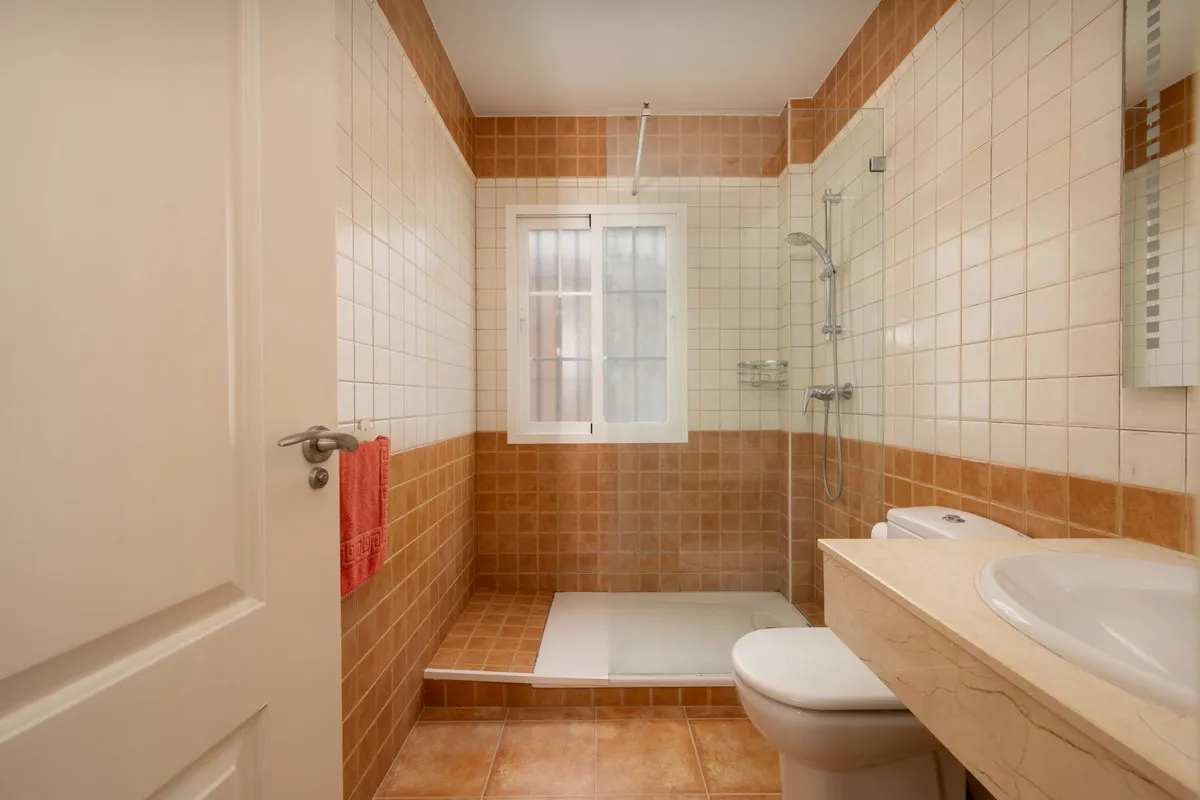 2ed7dbd9-a8c6-4af6-a1c8-03df6c30c31f