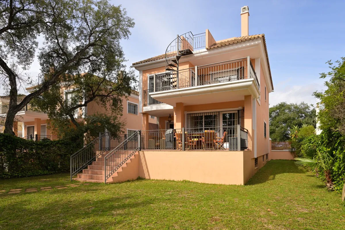 b0a73751-28cc-44d9-ac69-8020bf3f1439