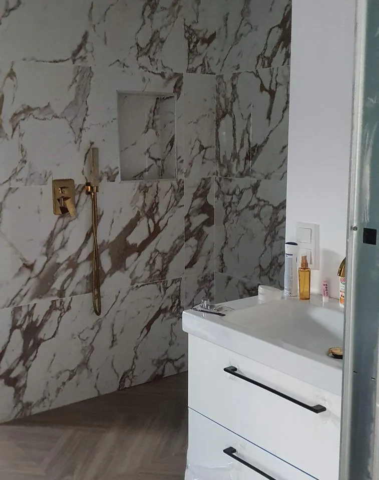 25383759-570c-4e01-907f-4b24b69a0412