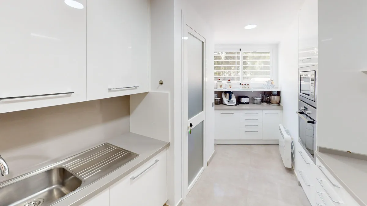 f259d5e4-470c-49b3-a8cb-bd218fefa346