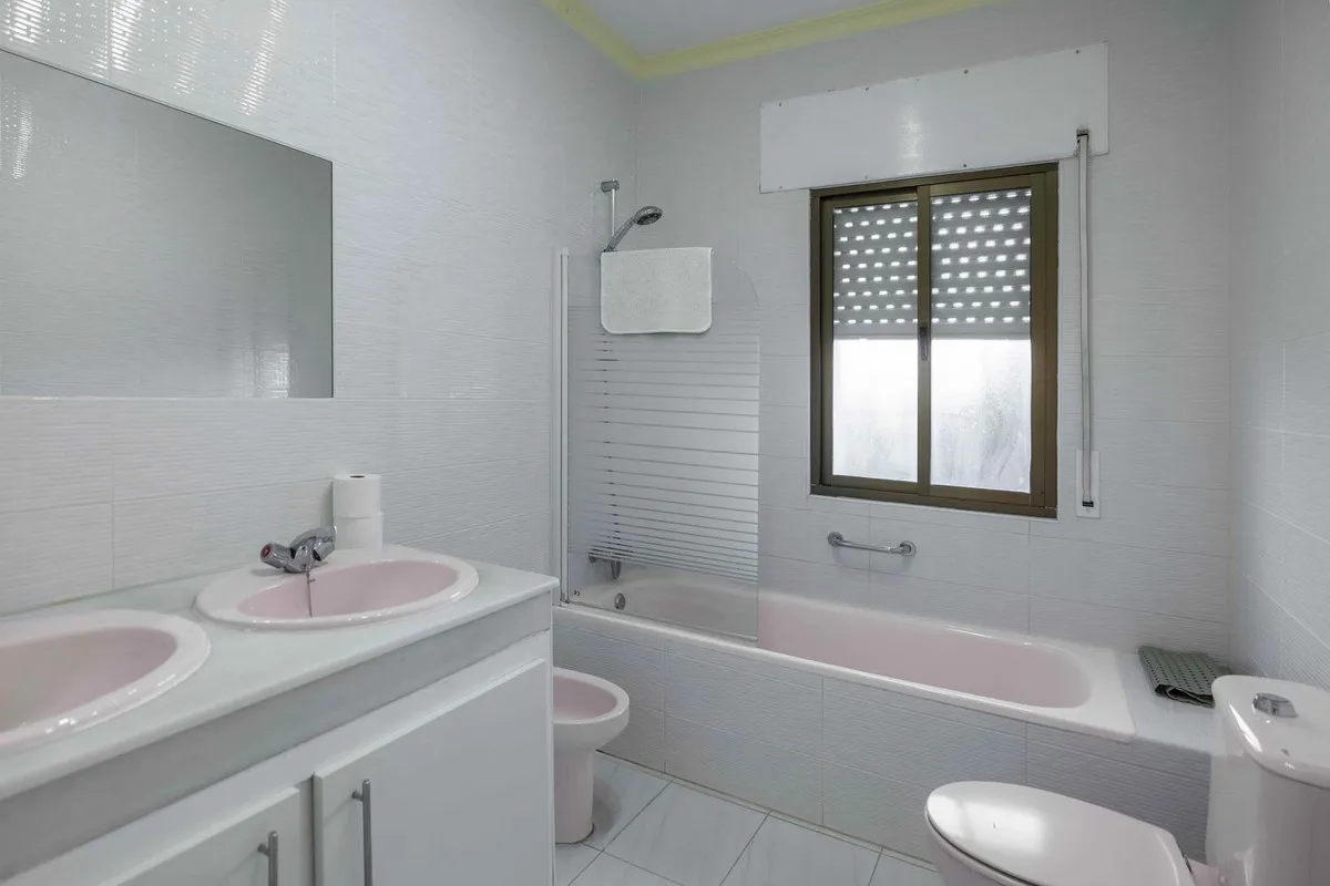 587f5a1c-631d-421d-94f2-5410aefd7d02