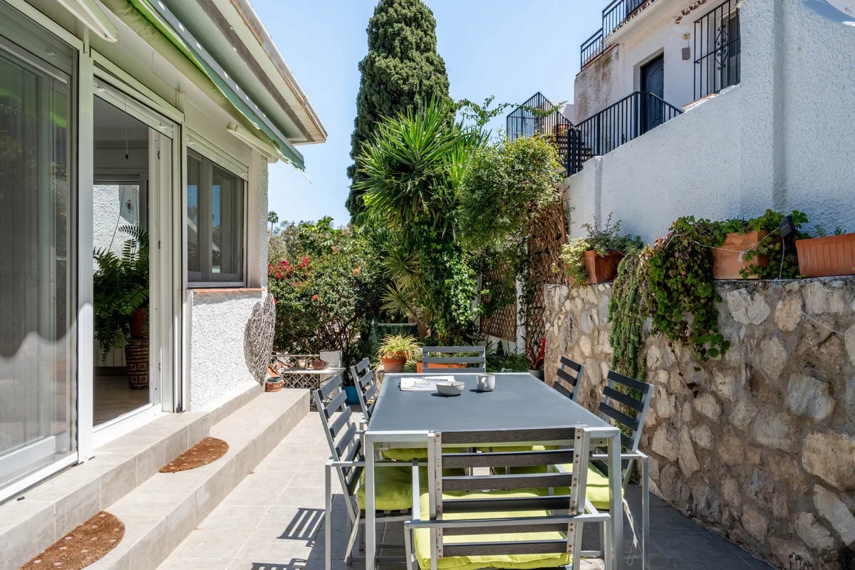 75a10a4a-c7d1-4f02-a28b-a59c82d340f9