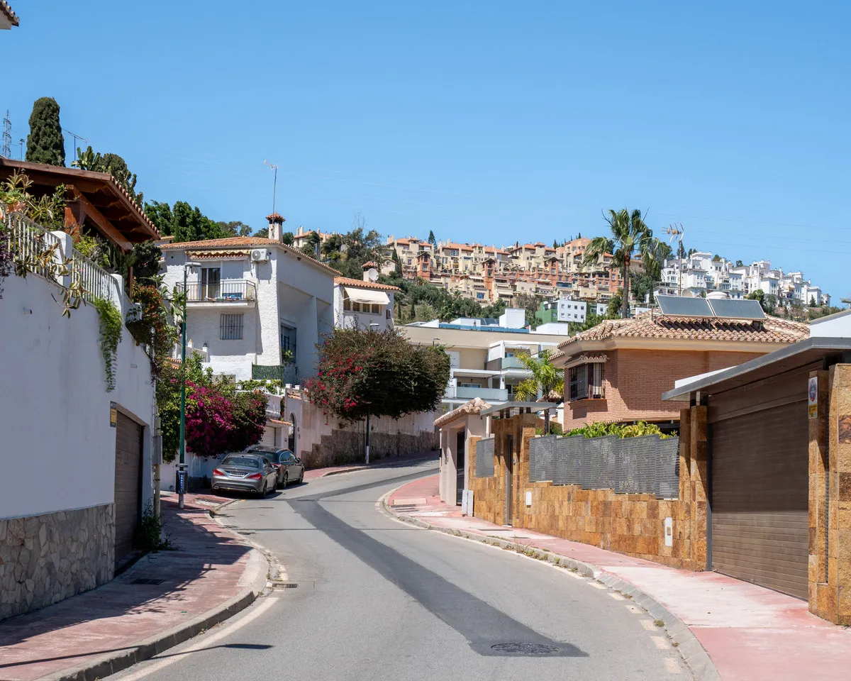 7b8b98c6-3886-4fa1-b46c-a1a96800b44f