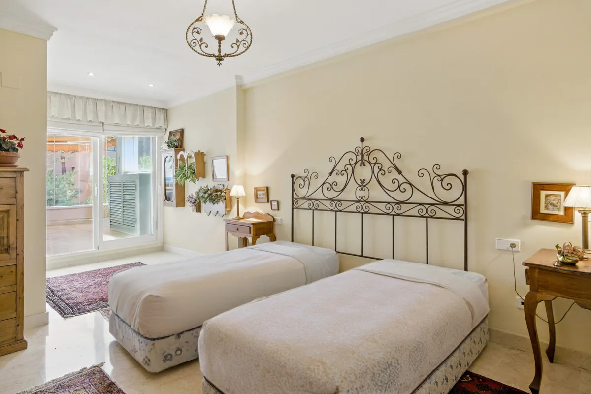 e5cda36c-6098-476c-885f-f3bf11b74420